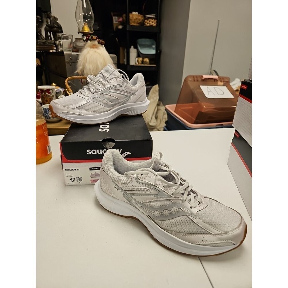 Saucony Cohesion 17 Shoes Women Size 10 Running Sneakers Fog/gum S10943-120 NEW